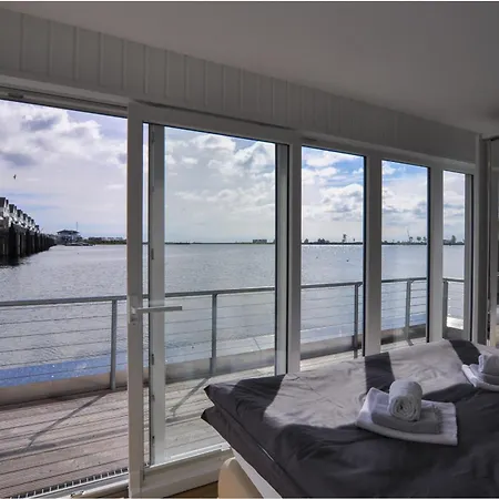 Hausboot Holiday home